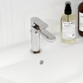 Смеситель для раковины OLE однорычажный без донного клапана 3/8, хром глянец