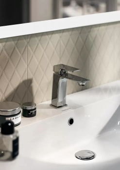 Смеситель FIORETTO для раковины без донного клапана, хром